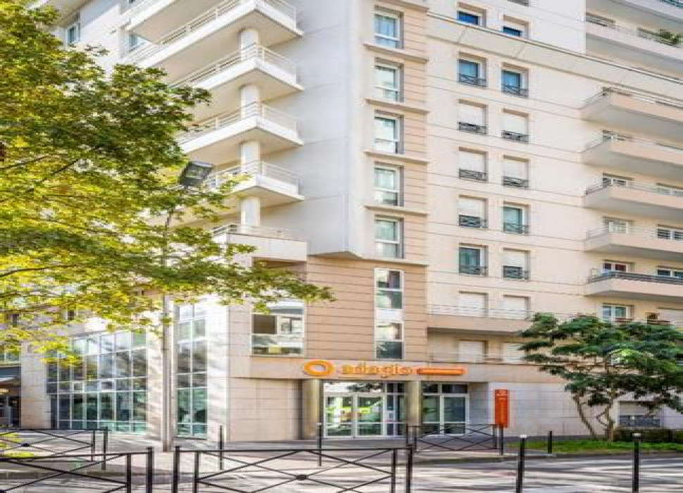 Adagio access la defense
