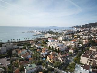 GOLFEJUAN LES VOILES BLANCHES 2