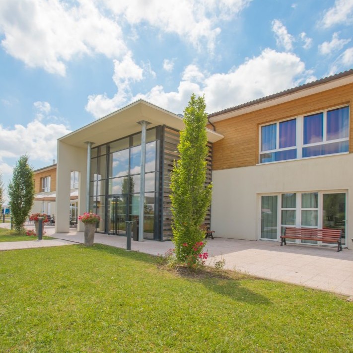 Athéna VILLENEUVE DE RIVIERE - 31