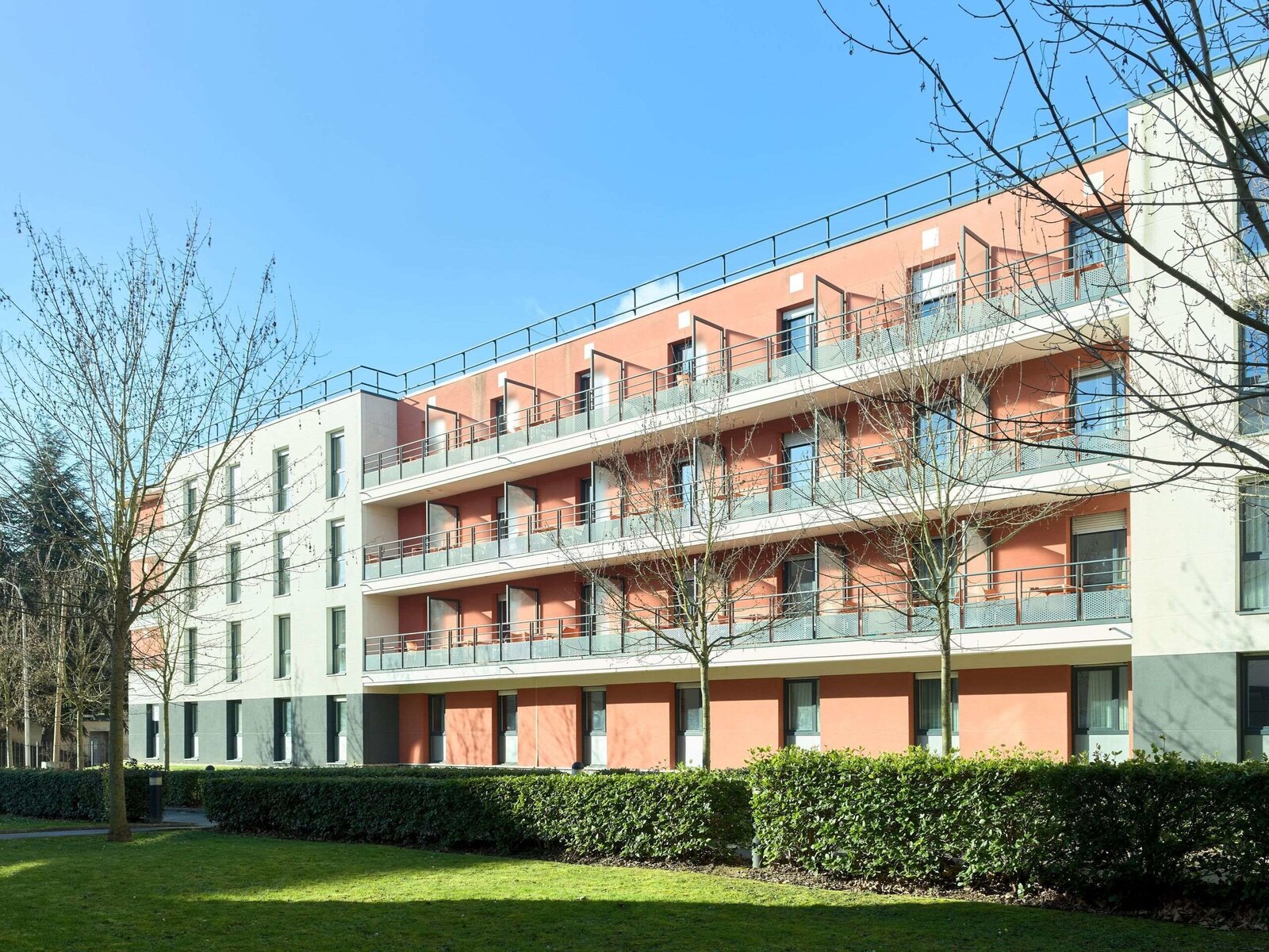  Zenitude  Comfort Apart Hôtel  - Saint-Cyr-l'École
