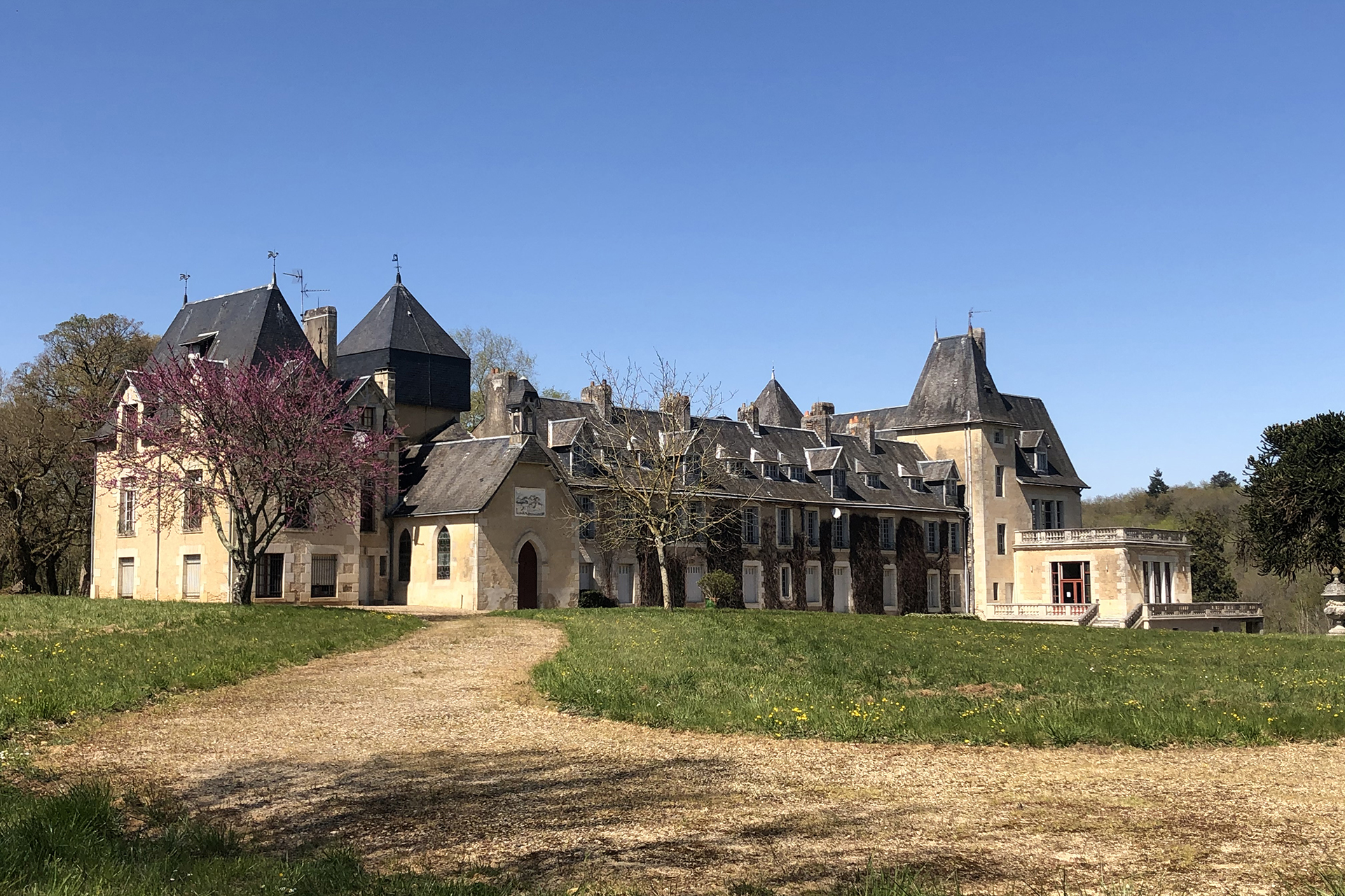 POITIERS-LIGUGÉ : Château de la Mothe