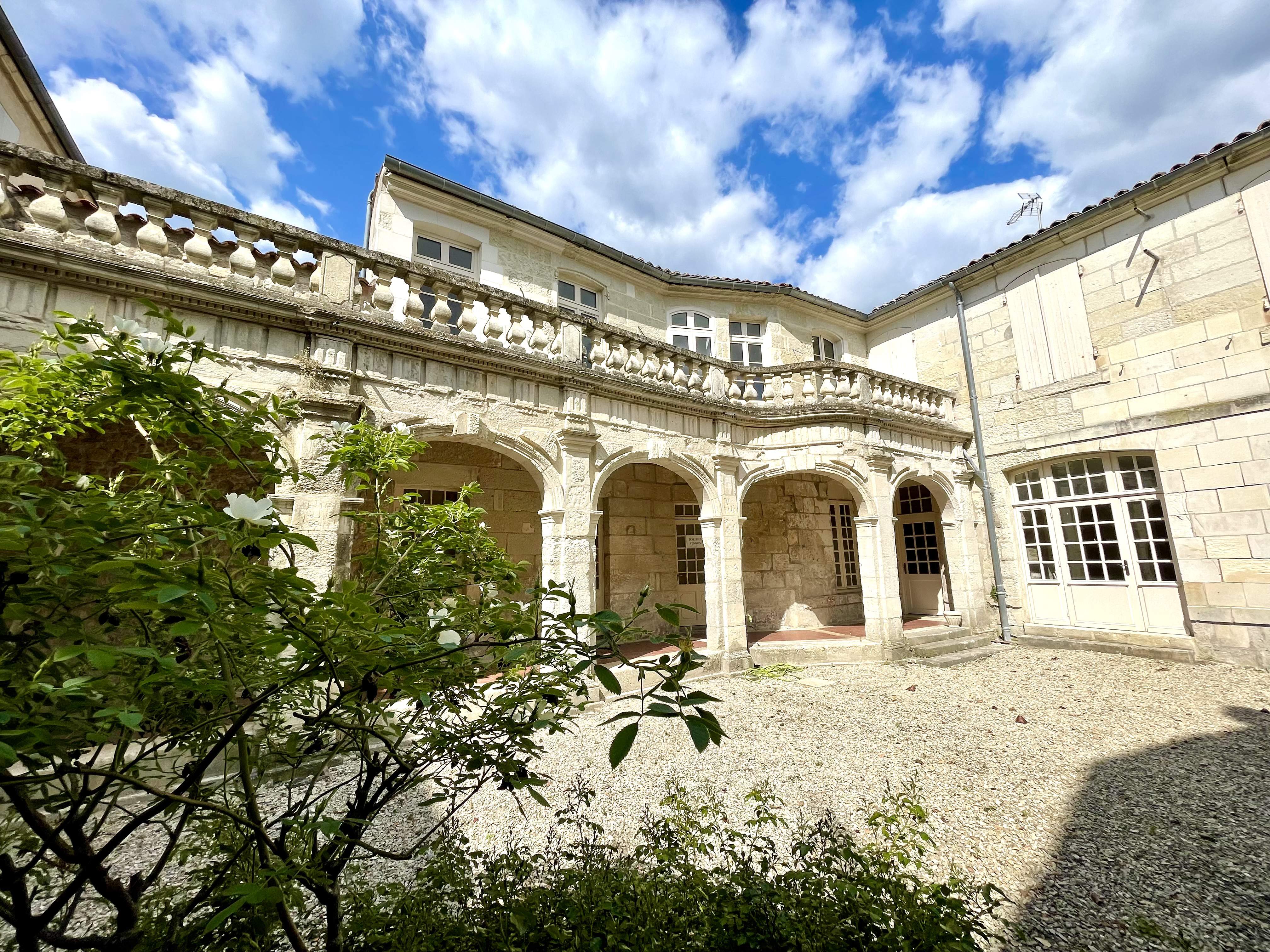 : 16, rue Saint-Michel